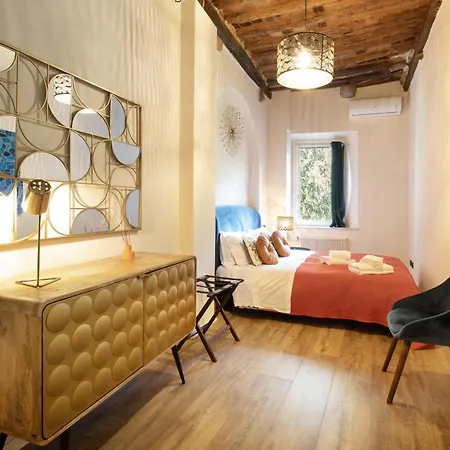 Golden House In Center Town By Abita 아파트 루카