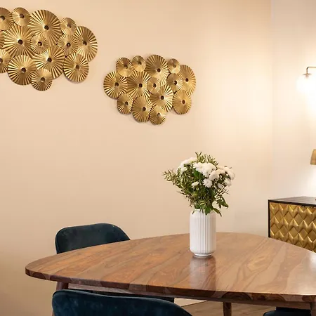 Golden House In Center Town By Abita דירה *