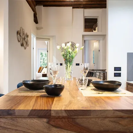 דירה Golden House In Center Town By Abita לוקה